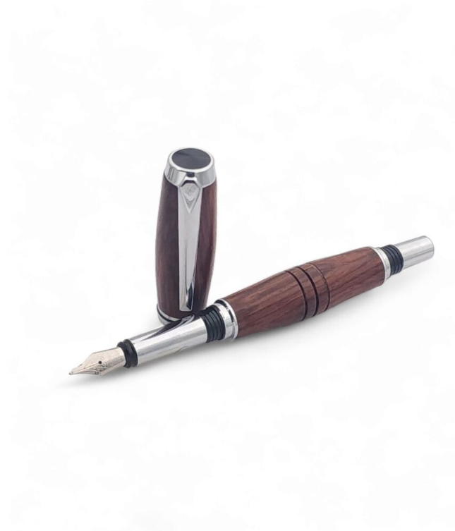 עט נובע בעבודת יד – Jr. Gentleman I אלגנטיות מחושבת בעיצוב עץ מהודר