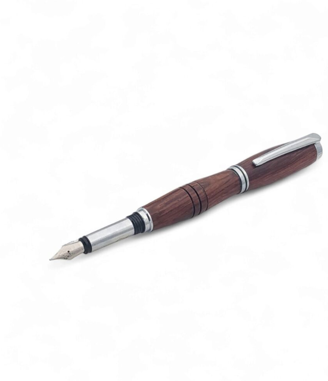 עט נובע בעבודת יד – Jr. Gentleman I אלגנטיות מחושבת בעיצוב עץ מהודר