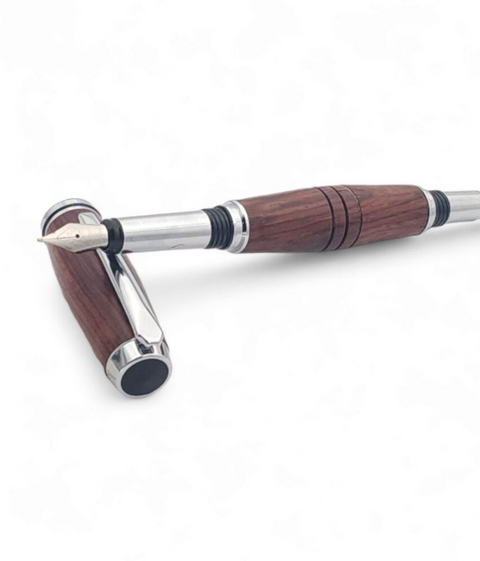 עט נובע בעבודת יד – Jr. Gentleman I אלגנטיות מחושבת בעיצוב עץ מהודר