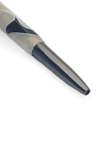 עט לאישה אלגנטית בעבודת יד – ציפוי אפור מבריק